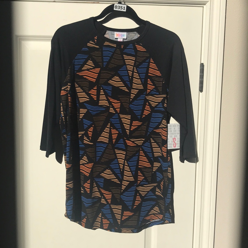 New Lularoe Randy colorful geometric top Sz S (Sku 106)